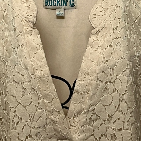 Ladies L Rockin’ C sleeveless lace top - Picture 2 of 5